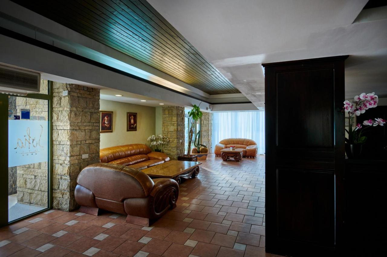 Hotel & Restaurant Sofia 스체비차 외부 사진