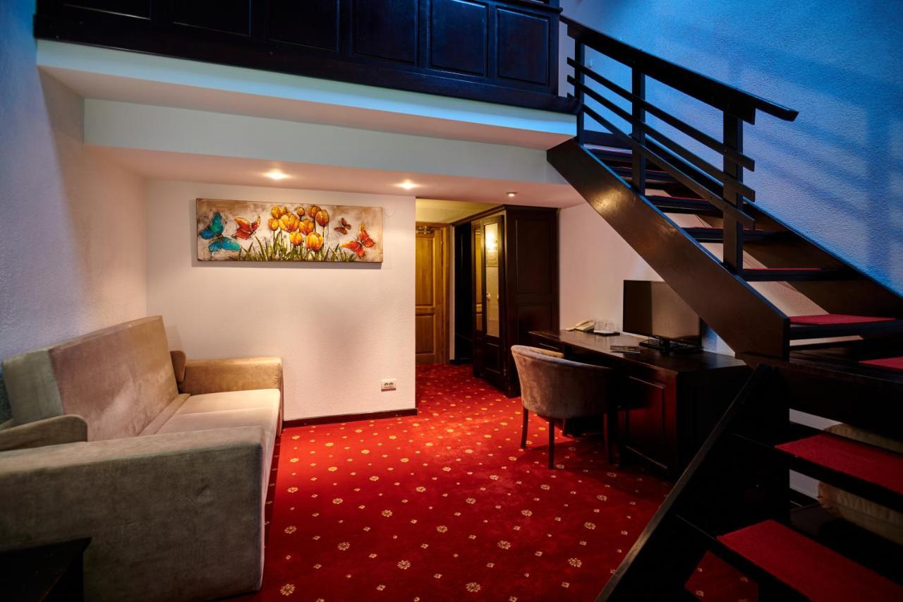Hotel & Restaurant Sofia 스체비차 외부 사진