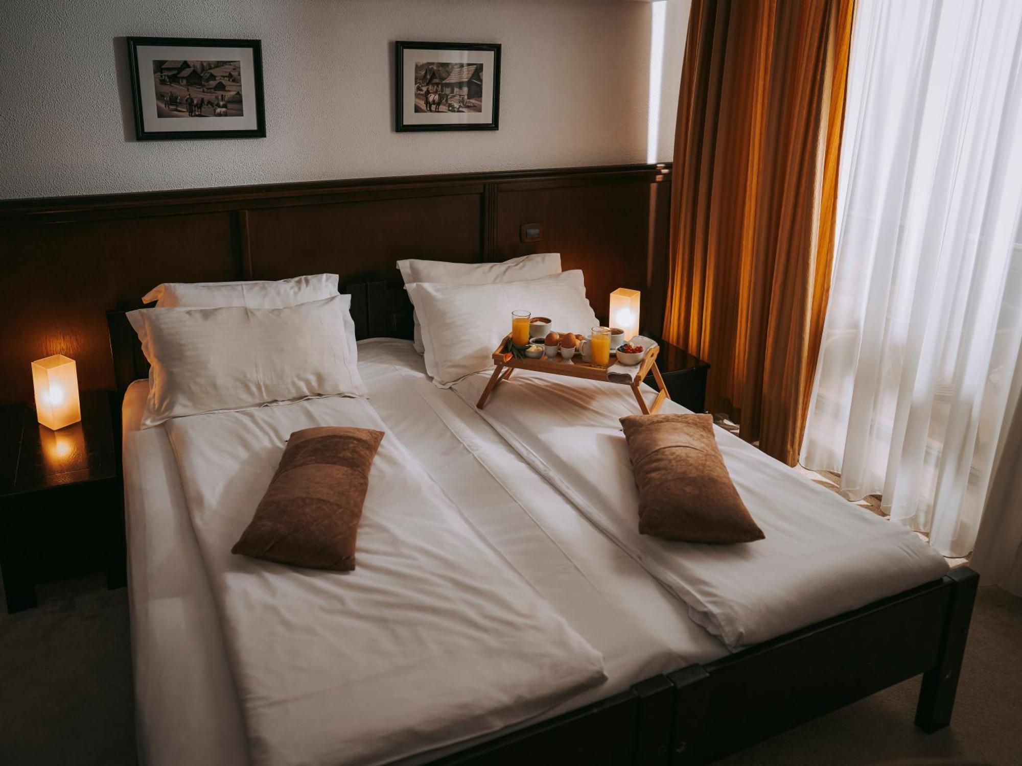 Hotel & Restaurant Sofia 스체비차 외부 사진